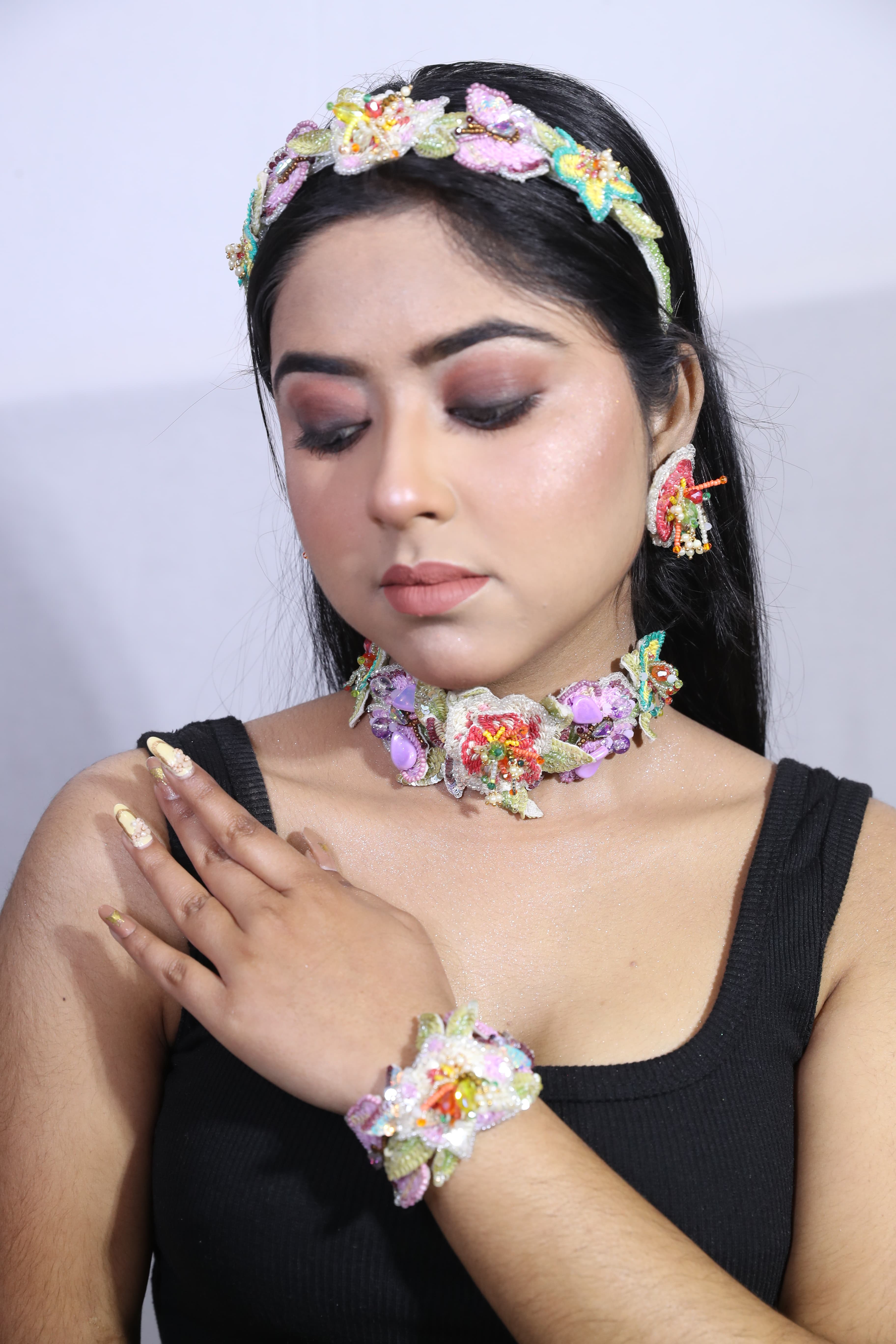 Handcrafted Floral Sequins Choker