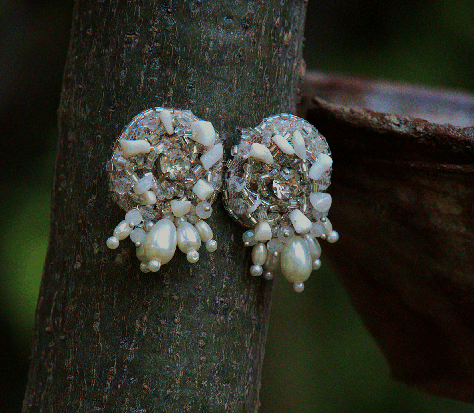 Featherlight Pearl Fringe Choker alt